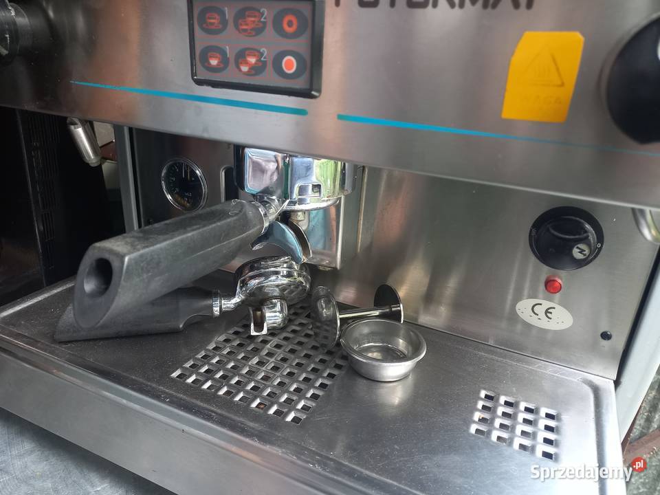 Ekspres ciśnieniowy do kawy Futurmat młynek do