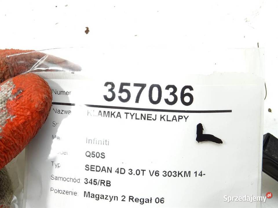 KLAMKA TYLNEJ KLAPY INFINITI Q50 SedanLimuzyna