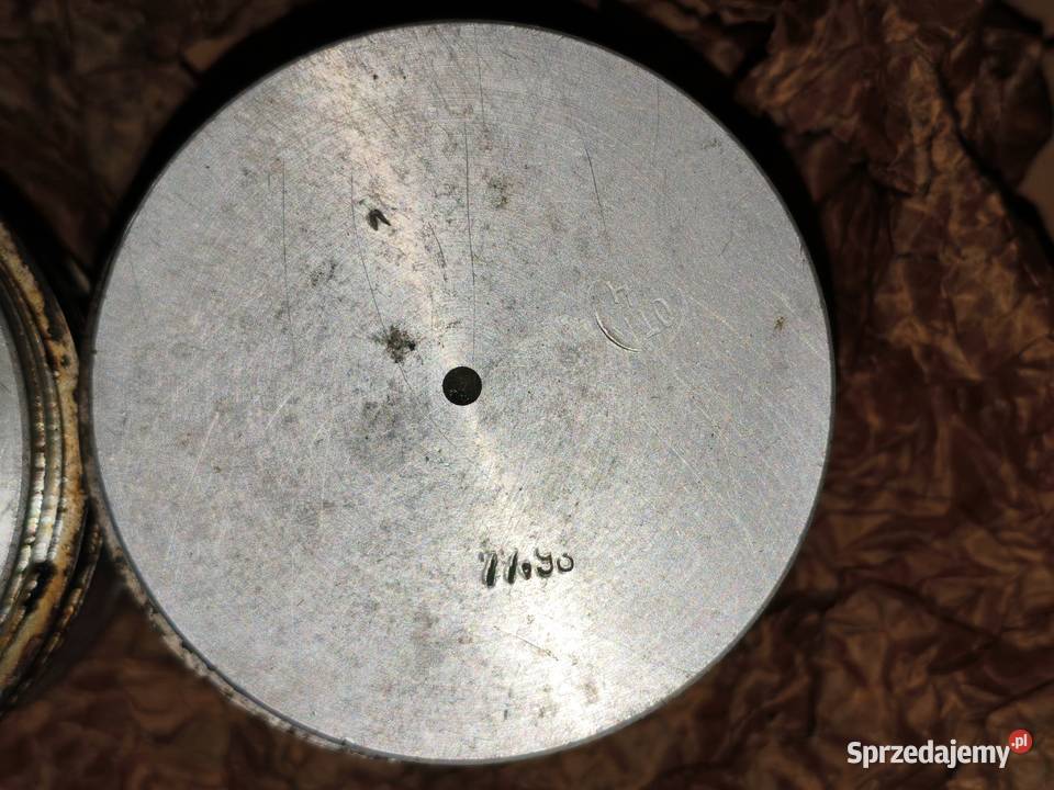 Oryginalne tłoki 7793 z pierścieniami K750 M72 Leszno sprzedam