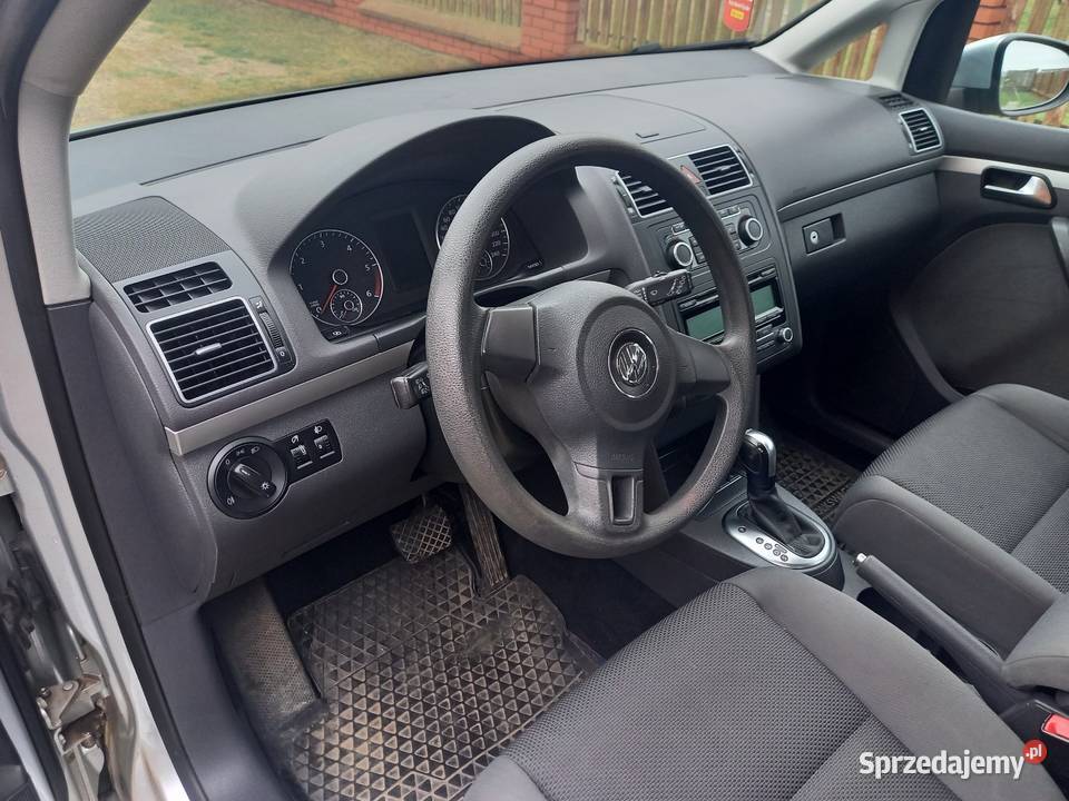 Volkswagen touran 16 TDI DSG 2011 nieuszkodzony Turek