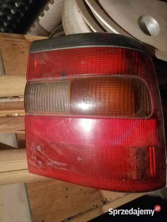 Lampy tył opel vectra A Tomaszów Lubelski sprzedam