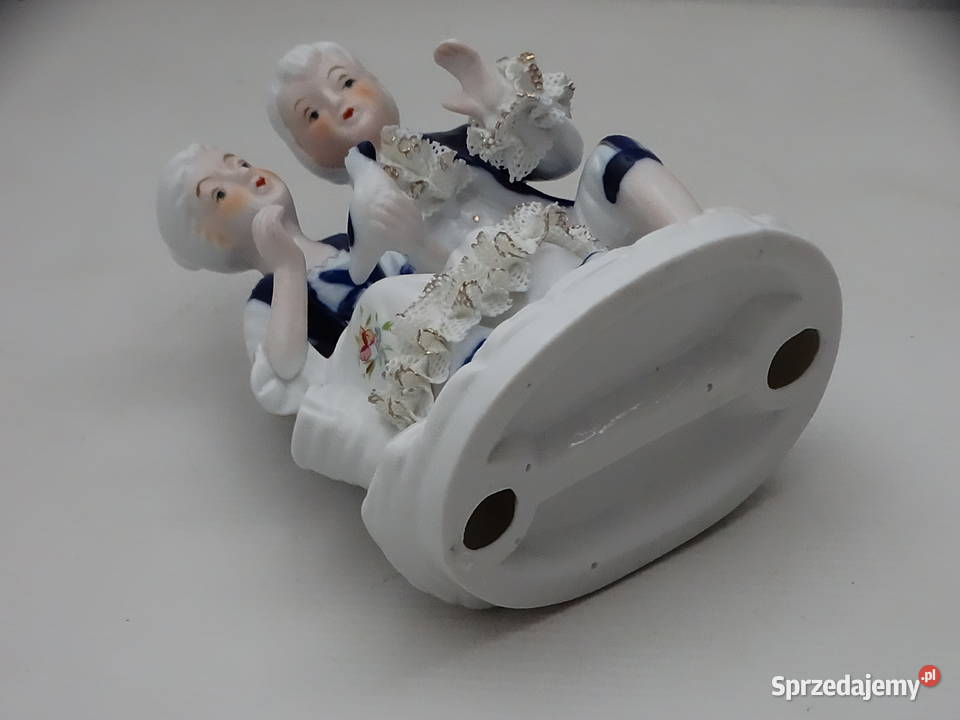 Porcelanowa figurka Para Zakochanych z Gołębiem