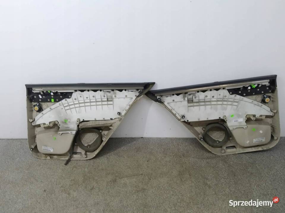 TAPICERKA BOCZEK LEWY PRAWY TYŁ SEDAN 3T KPL Rok produkcji 2009