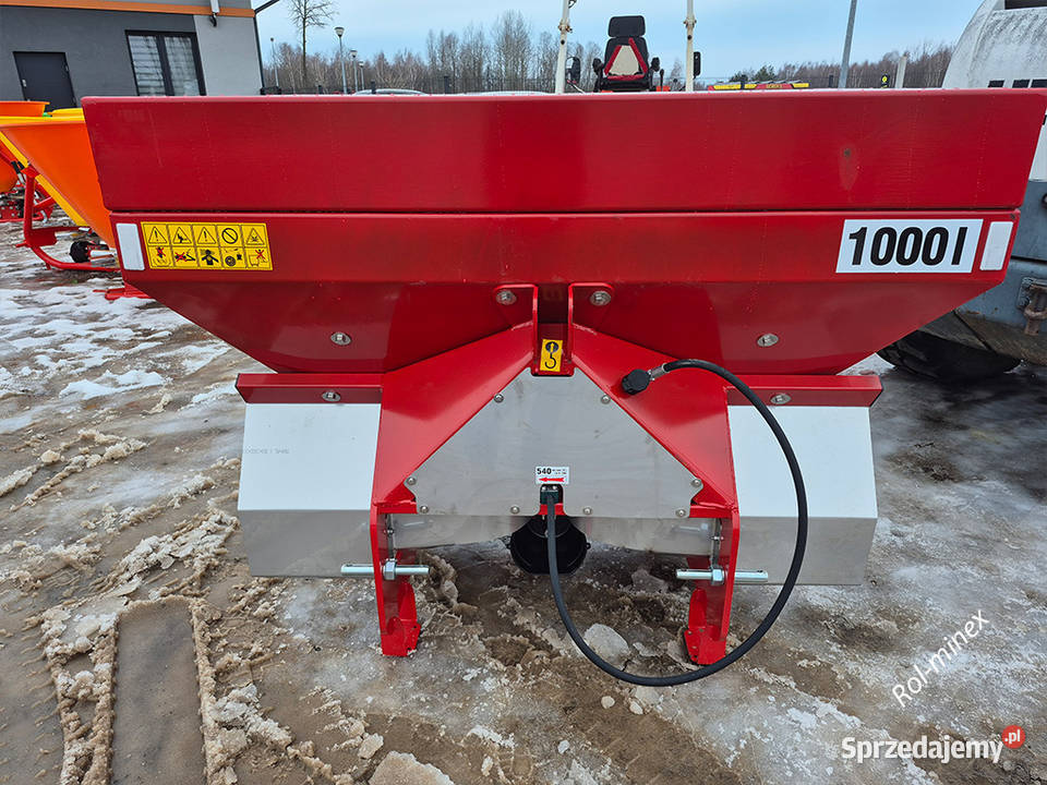 1000 litrów TYTAN Rozsiewacz do nawozów STRUMYK Łowicz