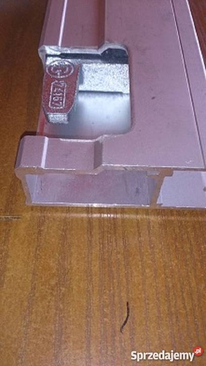 zamek pionowy w obrzeżu Hestal 815mm Siedlce