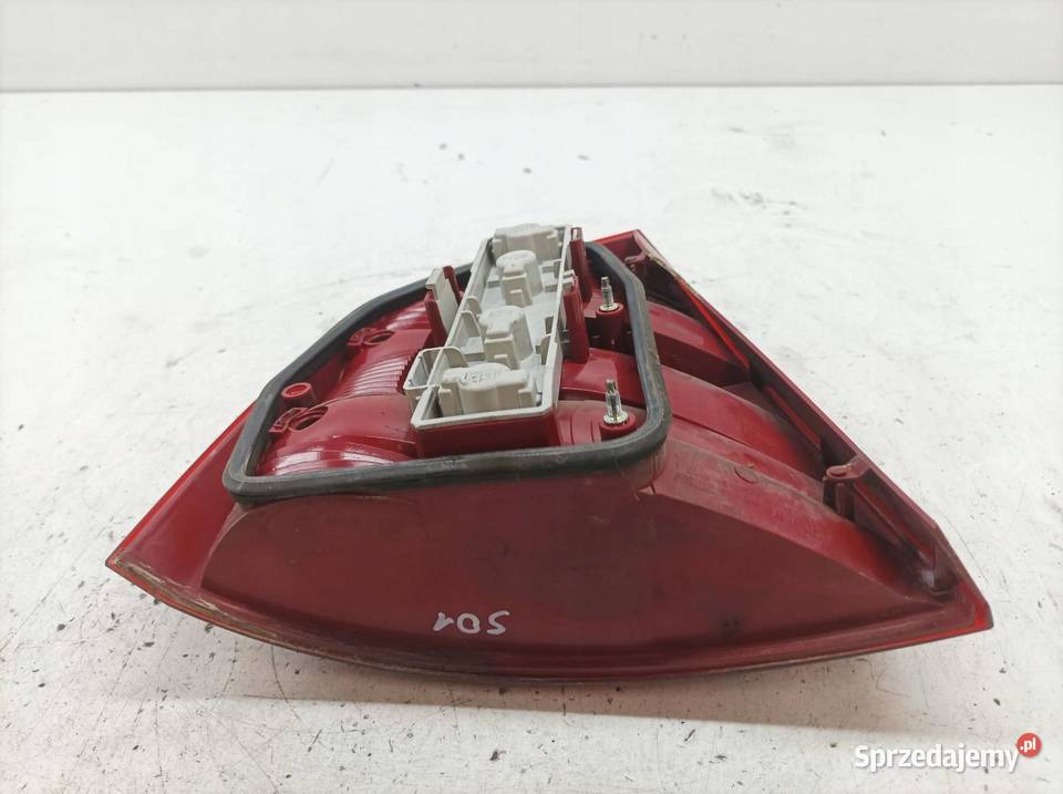 LAMPA TYŁ PRAWA HB Skoda Octavia II 20042013 Rok produkcji 2004 sprzedam