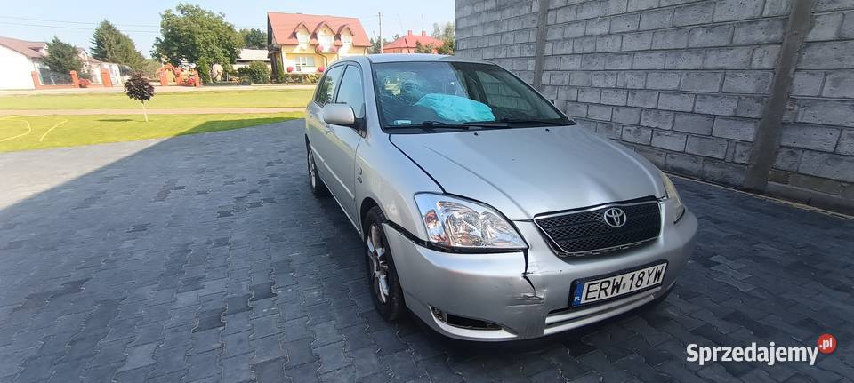 Toyota Corolla e12 20 D4D uszkodzona Corolla Przyłuski