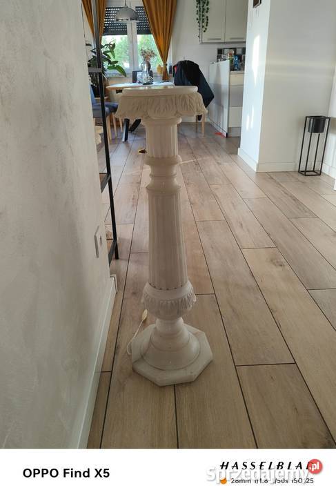 Kolumna Lampa z alabastru Wola Podłężna