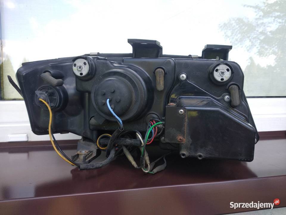Audi A6 C5 LIFT lampy przednie reflektory prawa Sieradz