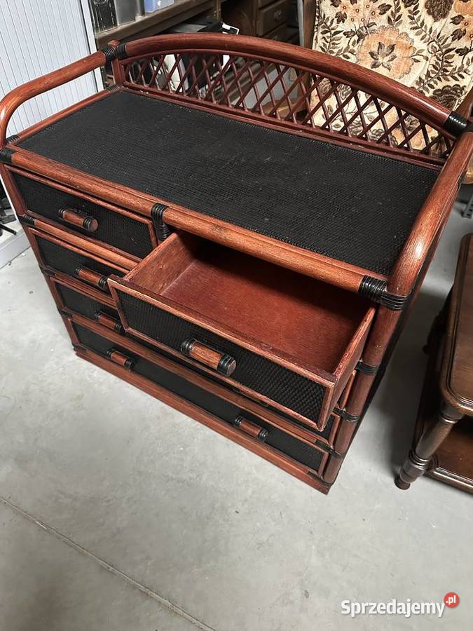 Piękna komoda z rattanu połączona z drewnem sprzedam