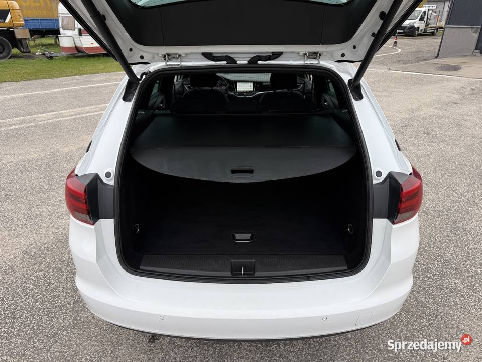 Opel Astra 14 BENZYNA Nawigacja Kamera Ledy