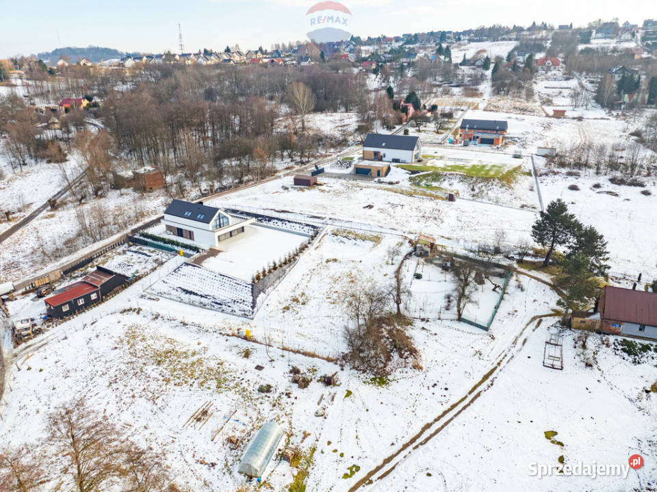 Budowlana i uzbrojona działka w Wieliczce widok