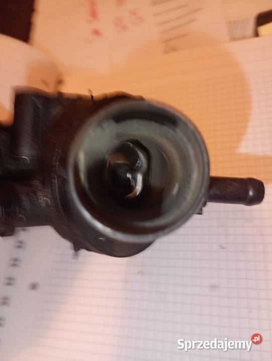 Termostat z obudową 7700109641 7700112491 dacia Wrocław sprzedam