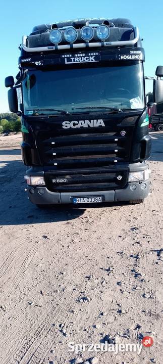 Scania V8 R 620 w zabudowie leśnej