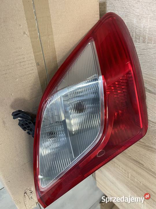 Toyota Yaris III lampa tył lewa lubelskie Kozubszczyzna
