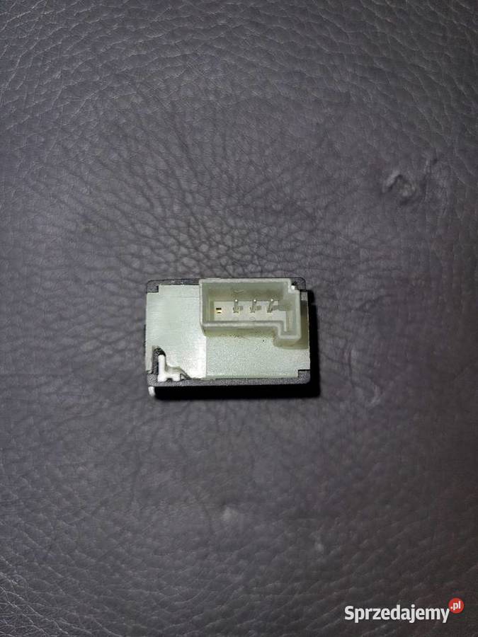 Przycisk otwierania klapy BMW OE 6921846 Lublin