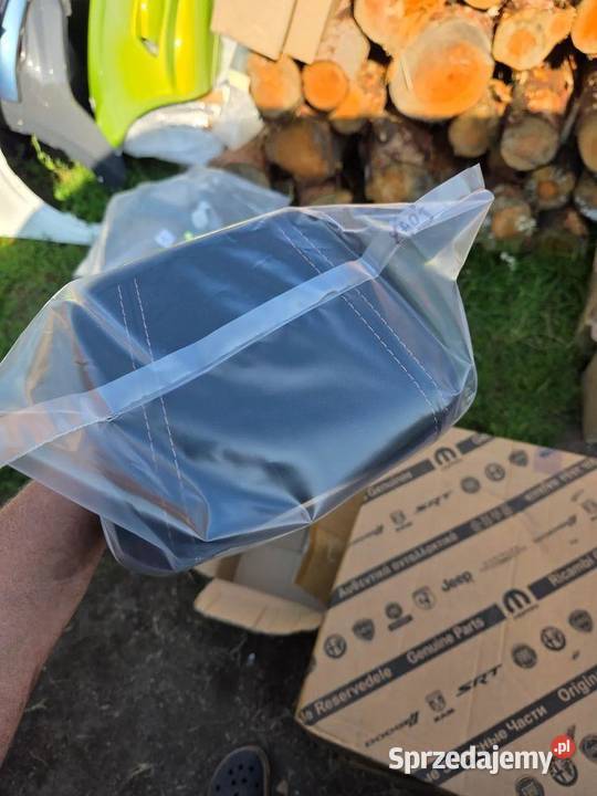 Zagłowek tył tylny 9828105580 Opel Combo E osobowe sprzedam