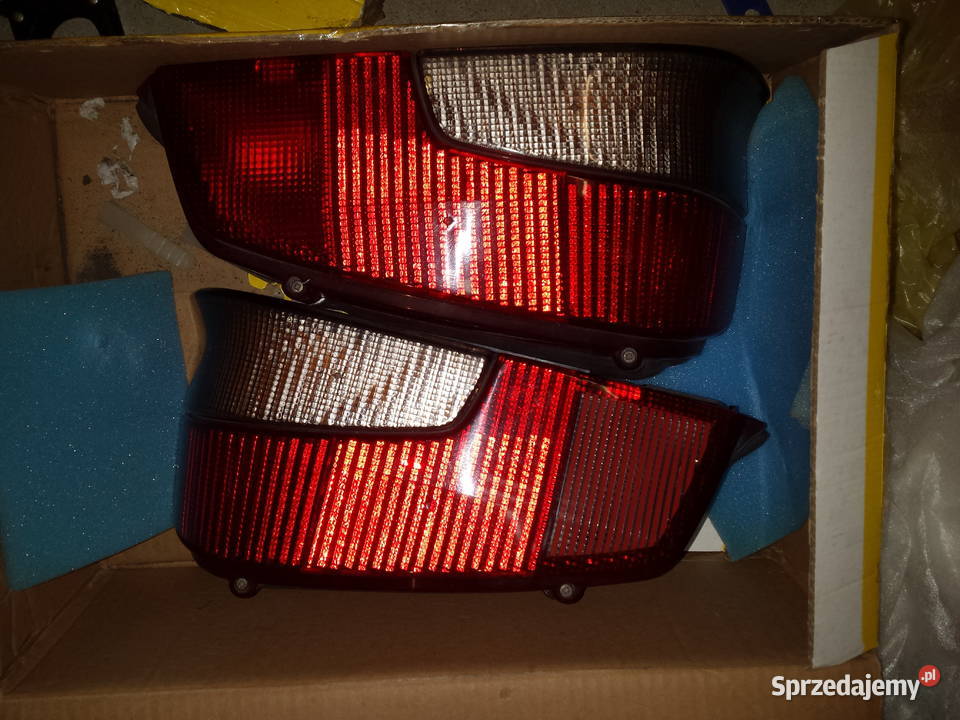 Lampy tylne Peugeot 106r model 1 1996r podkarpackie Mielec
