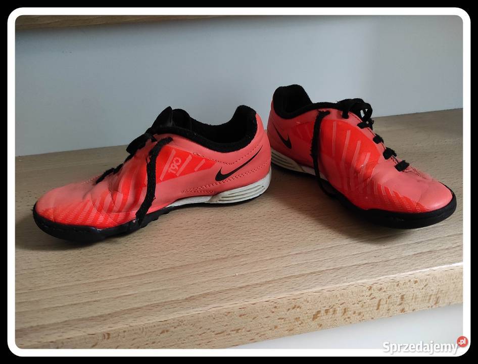 NIKE buty sportowe halówki do piłki nożnej 30 Płock