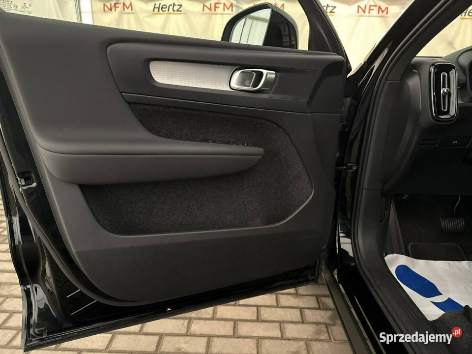 Volvo XC 40 Core 20 B3 Mild Hybrid Benzyna 163 Warszawa