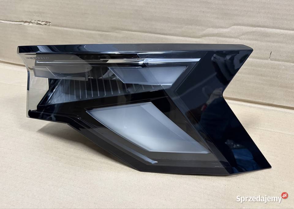Lampa prawa tył tylna Renault Rafale 24
