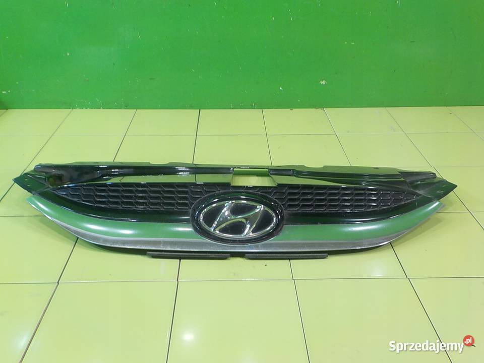 HYUNDAI ix35 20 CRDI 10r 5D atrapa grill