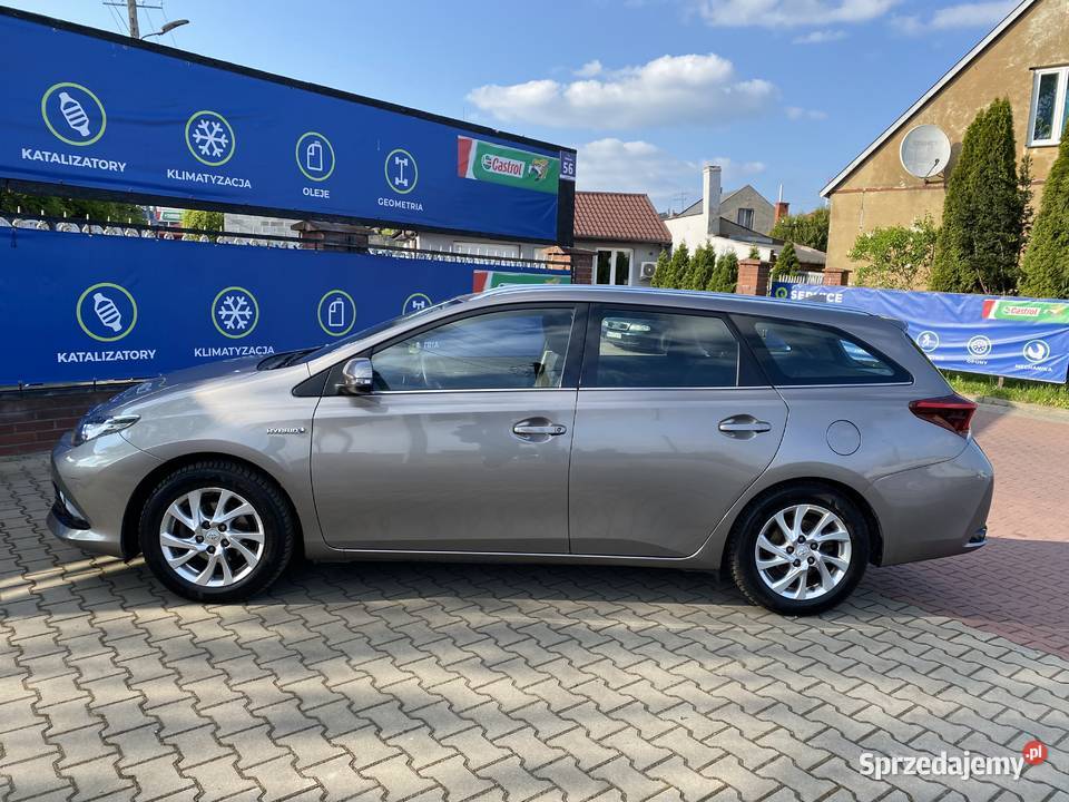 Piękna Toyota Auris Hybryda 1.8