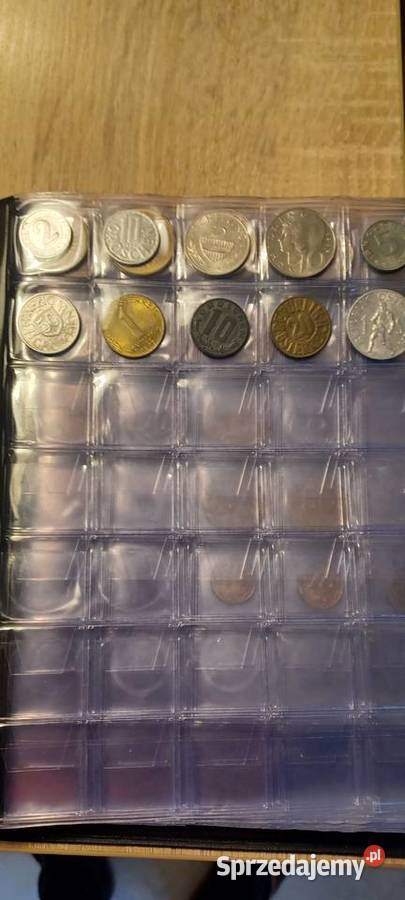 Europa dwa albumy z 458 monetami Kotlin