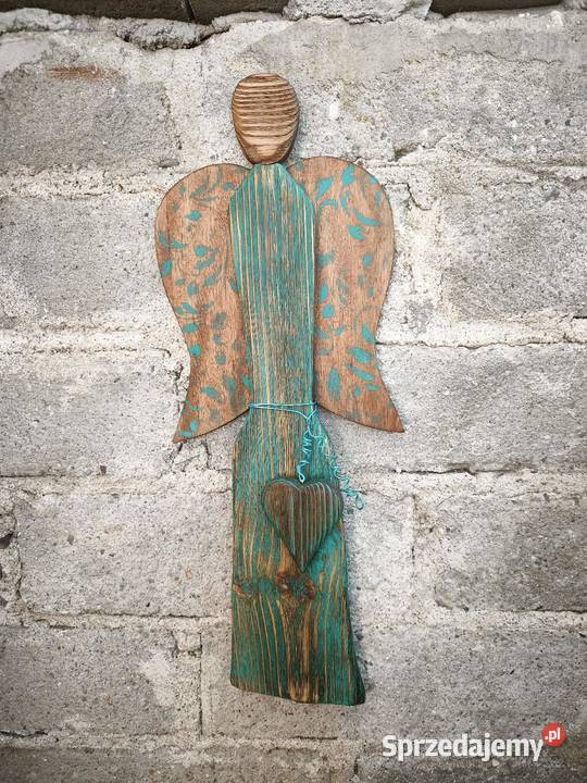 Rustykalny anioł z drewna Krosno Odrzańskie
