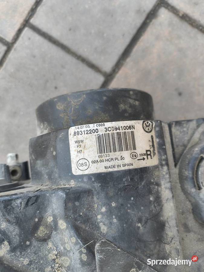 Reflektory lampy lewa i prawa przednie VW Passat Chodybki