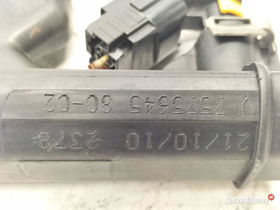 LISTWA WTRYSKOWA V757564580 16 VTI THP VW świętokrzyskie