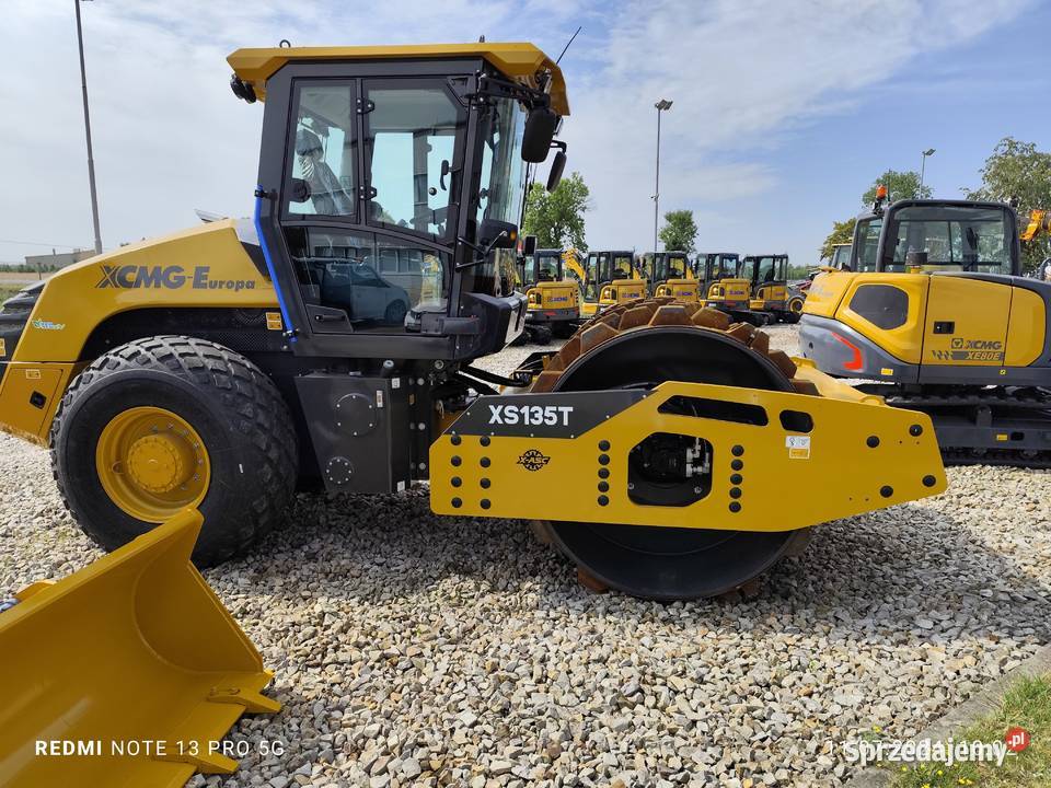 WALEC DROGOWY WIBRACYJNY XCMG XS135T 2025 Olsztyn
