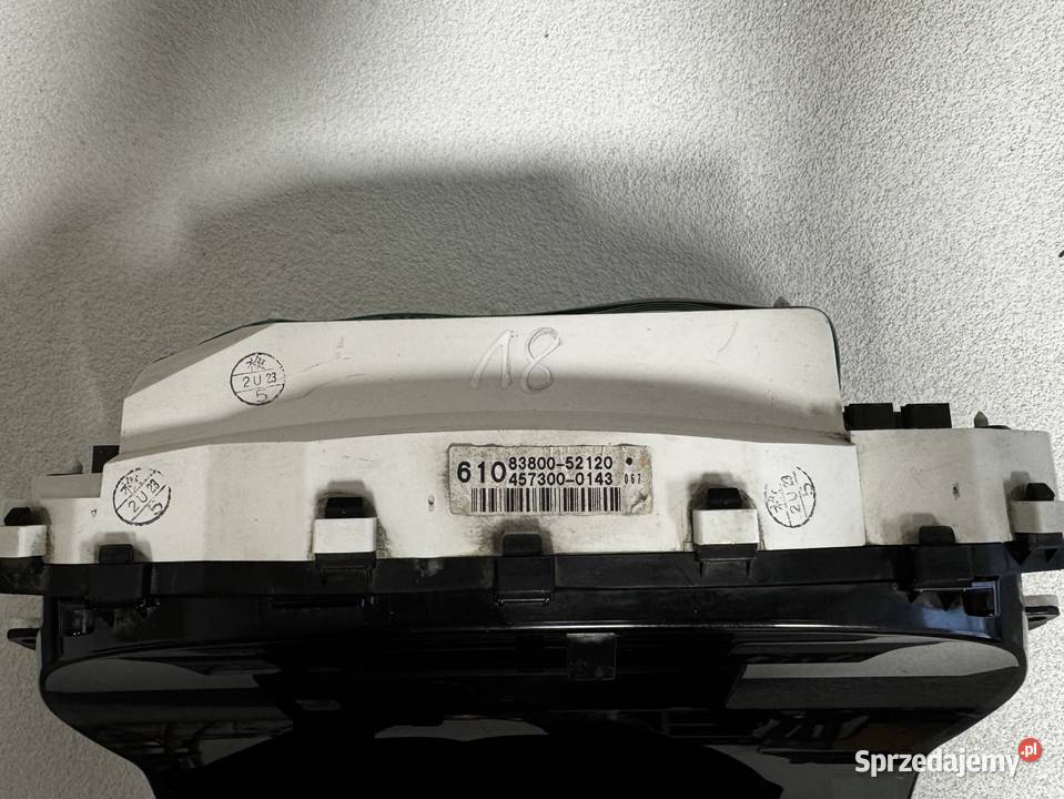 LICZNIK PRĘDKOŚCIOMIERZ ZEGAR TOYOTA YARIS Liczniki i zegary Części samochodowe Warszawa