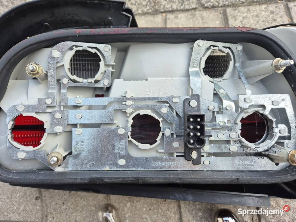 BMW e36 coupe cabrio lampy tylne mpakiet biały osobowe Łódź