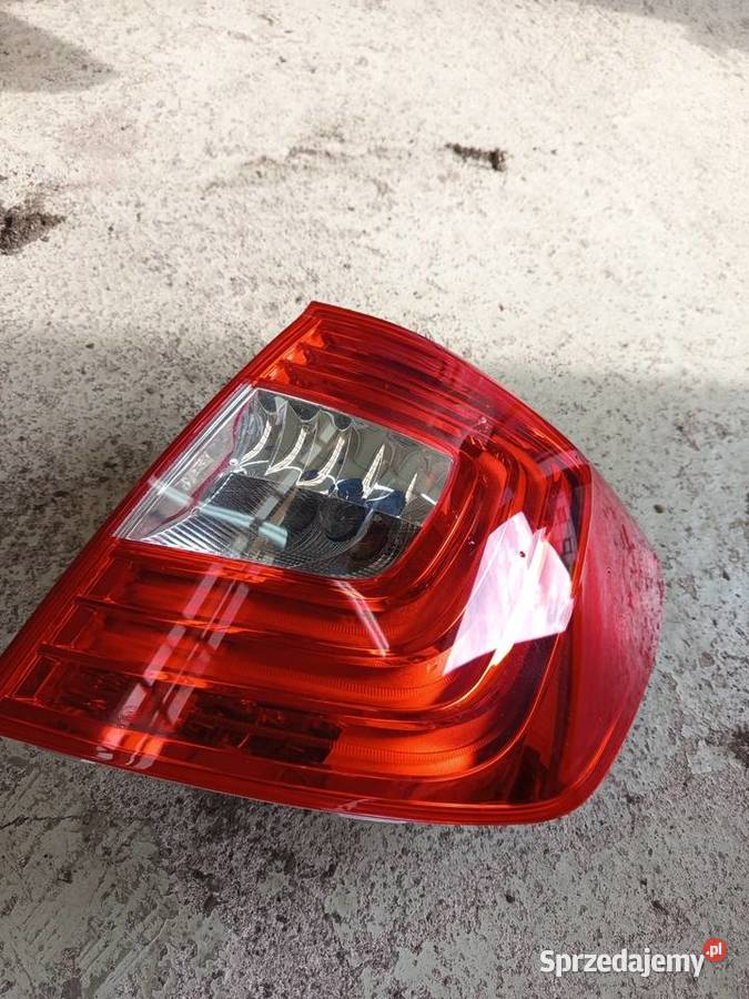 Lampa tylna prawa skoda super 2 oryginalna osobowe podkarpackie Rzeszów