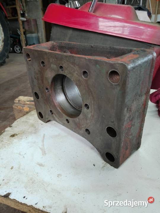 korpus pośredni wałka wom ursus c360 c355 Bytów