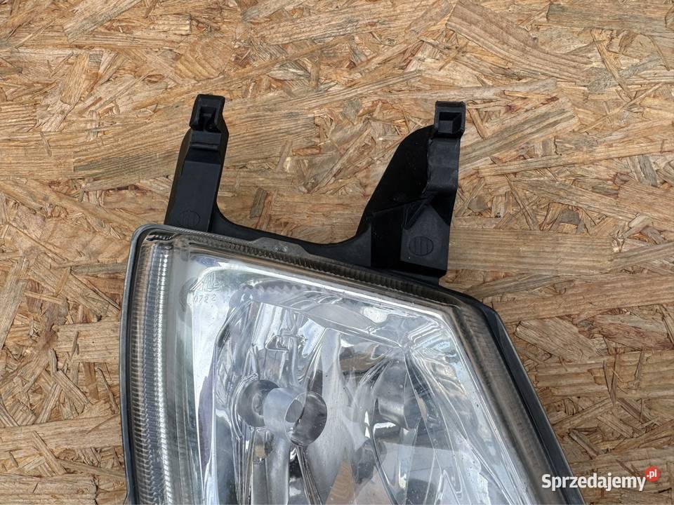 Halogen prawy rh peugeot 407 42160748 42160748DX prawe