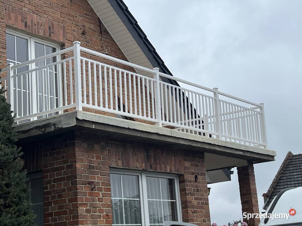 Balustrady balkonowe zewnętrzne i wewnętrzne
