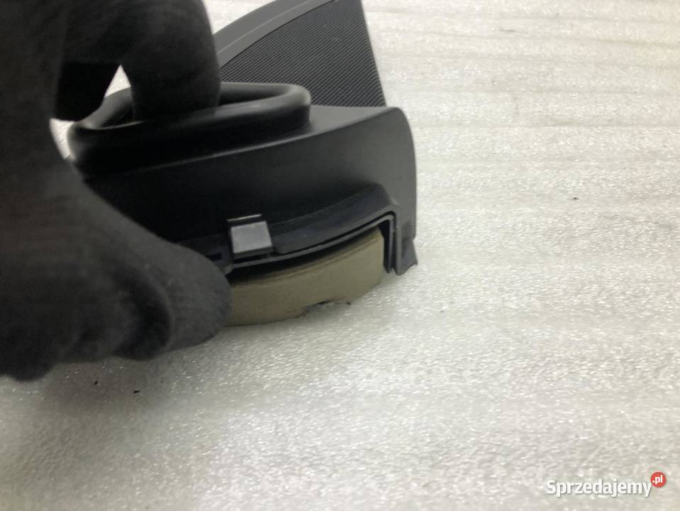 TRÓJKĄT OSŁONA GŁOŚNIKA MERCEDES W164 1647250298 osobowe wielkopolskie
