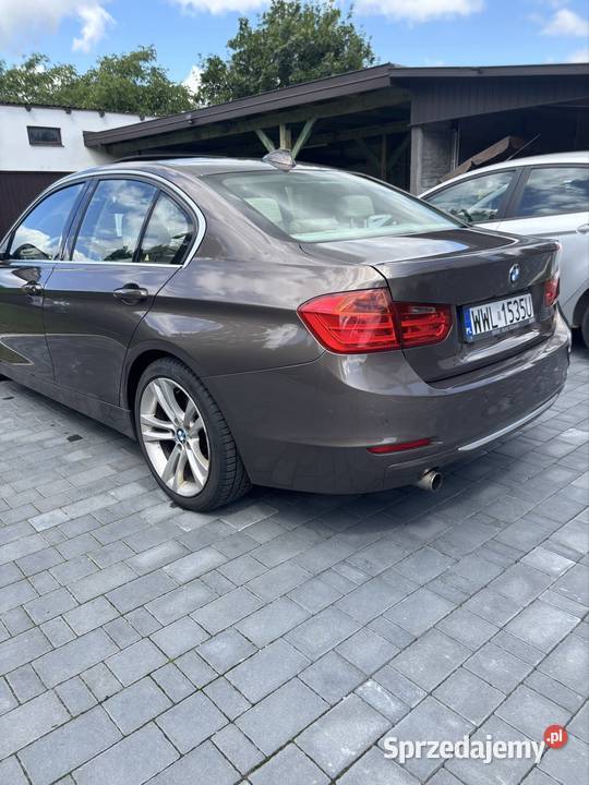 BMW F30 16 170 gniazdo USB