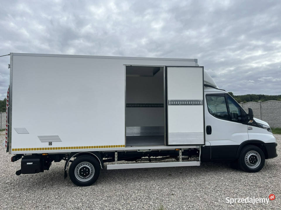 Iveco Daily 35S16 30160 Dhollandia750 Chłodnia manualna Daleszyce sprzedam