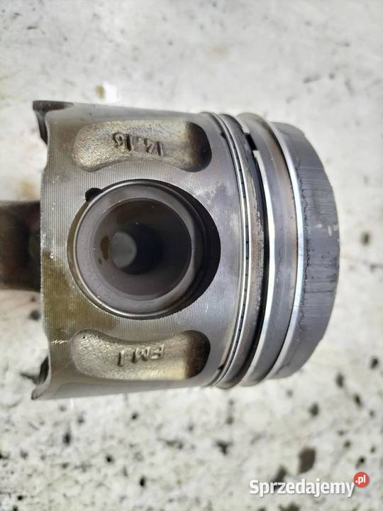 TŁOK KORBOWÓD 20 CDTI Opel Zafira III 2011