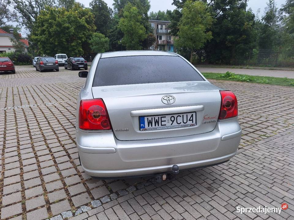 Toyota Avensis T25 18 benzyna pewny stan