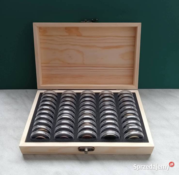 Skrzyneczka numizmatyczna z 50 monetami