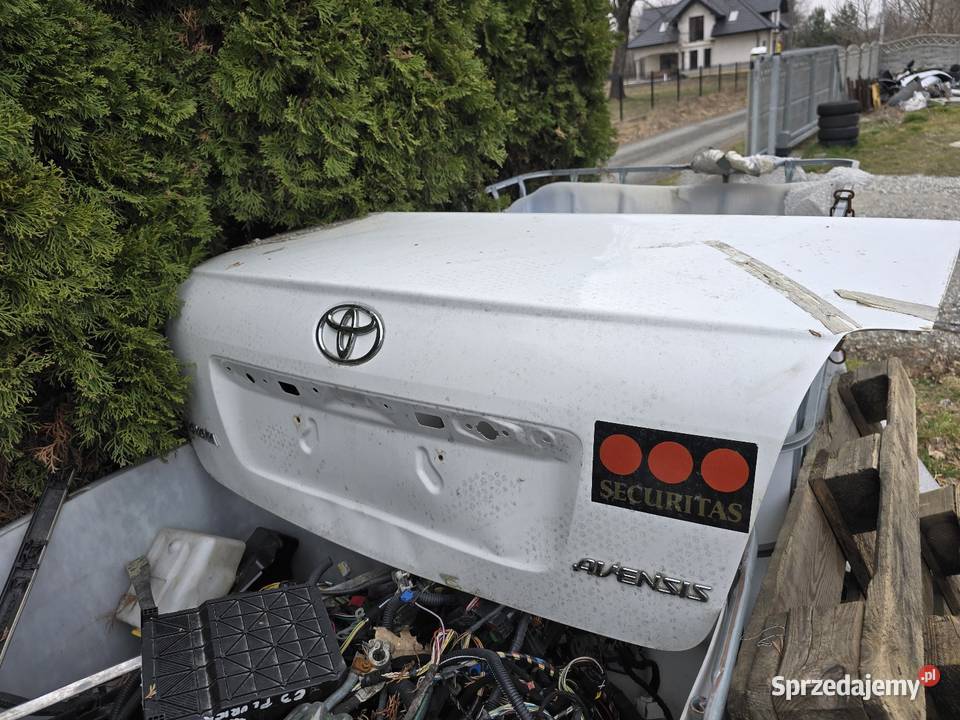 Zderzak przod Toyota Avensis t25 małopolskie Brzesko sprzedam