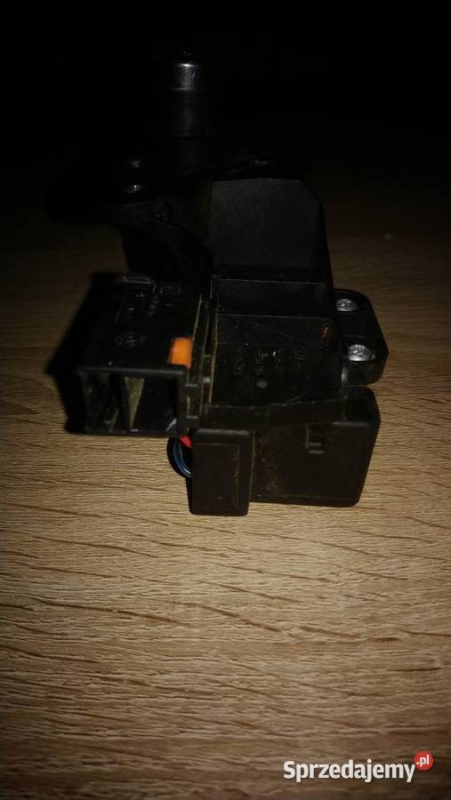 Zamek klapy bagażnika z silownikiem do Rok produkcji 2002 lubelskie Świdnik sprzedam