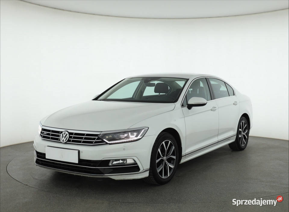 VW Passat 18 TSI wielofunkcyjna kierownica Volkswagen Piaseczno