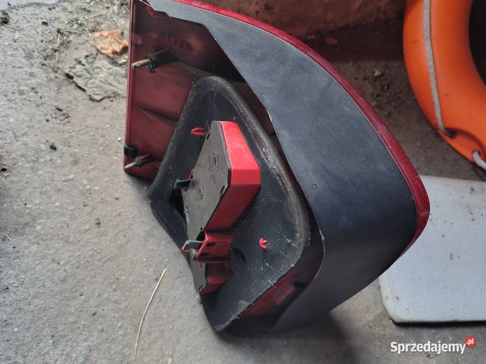 Sprzedam lampy tylne passat B5 sedan sprzedam