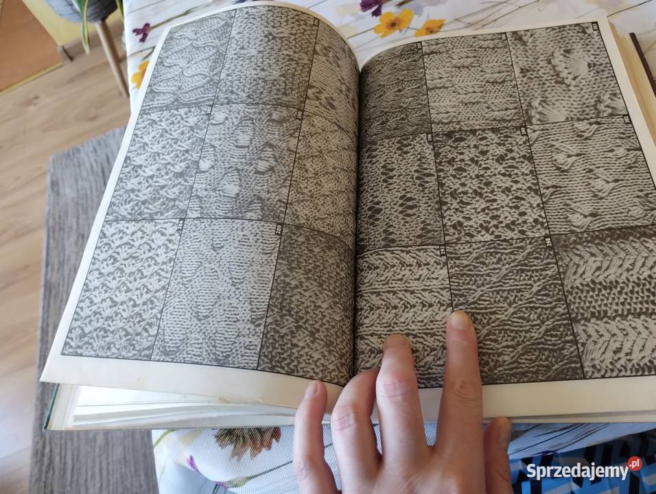 PRL książka Album splotów na drutach Poradniki, albumy i reportaże Poradniki, albumy i reportaże Kutno