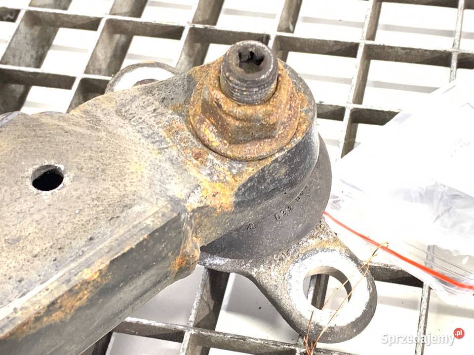 WAHACZ PRAWY PRZÓD VW CRAFTER II Hatchback Wahacze sprzedam